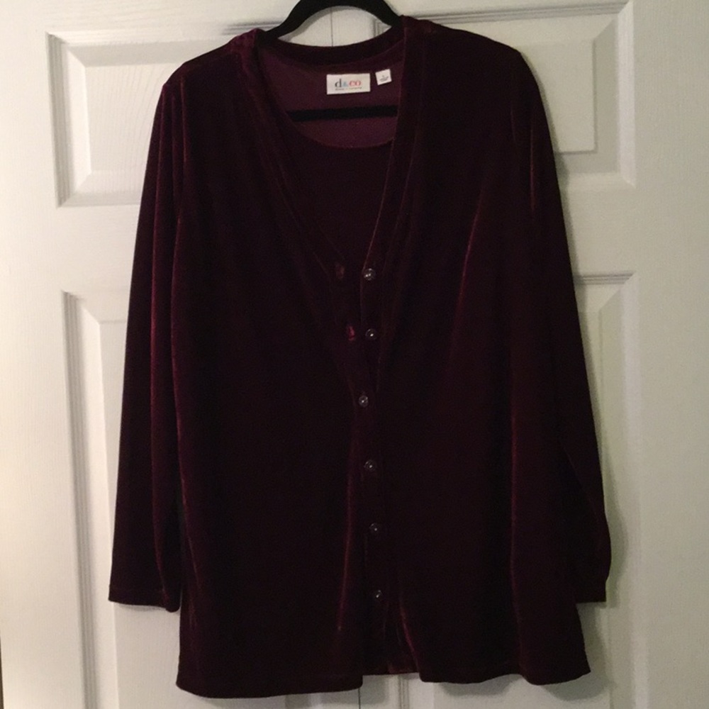 DON’T PASS UP!..add leggings and go!